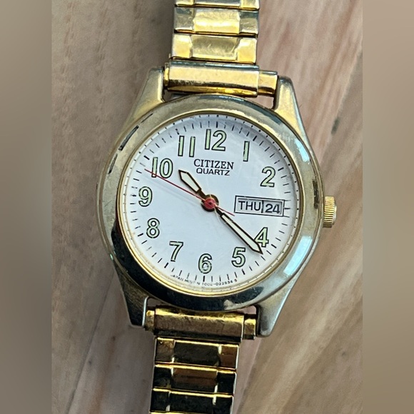 Citizen Ladies Watch Vintage Gold Tone Stretch Bracelet White Dial Date Window - Picture 1 of 8